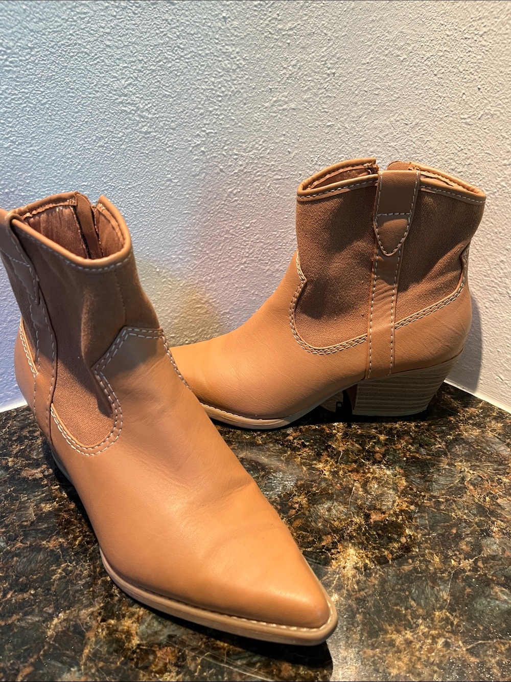 Universal Thread Cognac Pointed Toe Ankle Booties